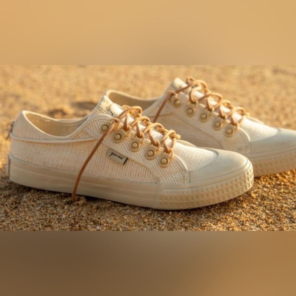 Grounded Eco Cream Canvas Sneakers Minimal Lace Up Low Top Natural Summer 39 8.5